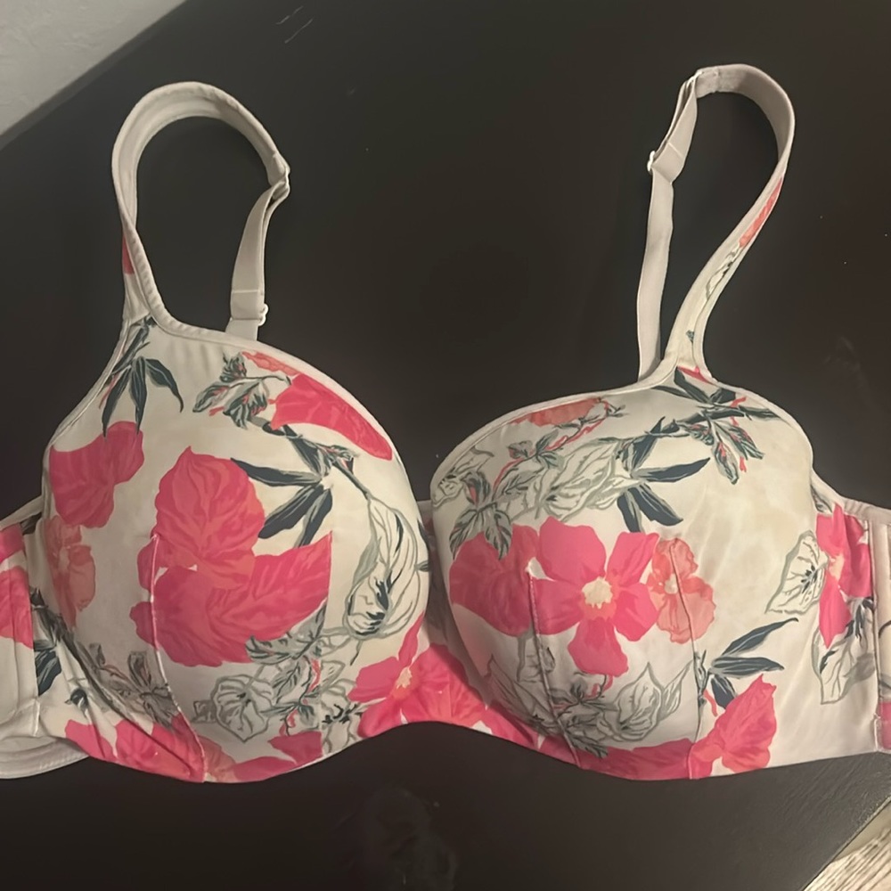 Cacique 44C white floral bra